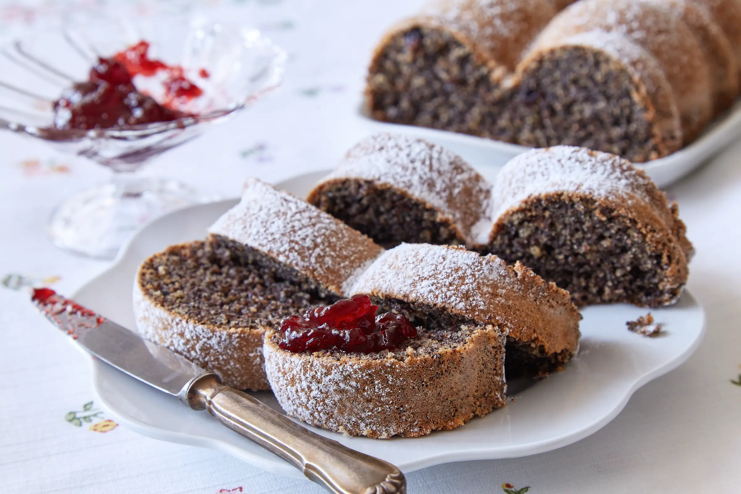 Makovec s mandlemi a čokoládou