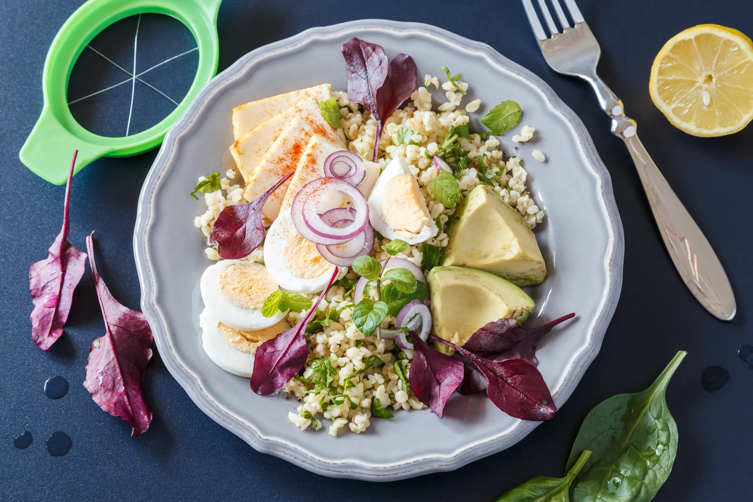 Salát s bulgurem a vejci